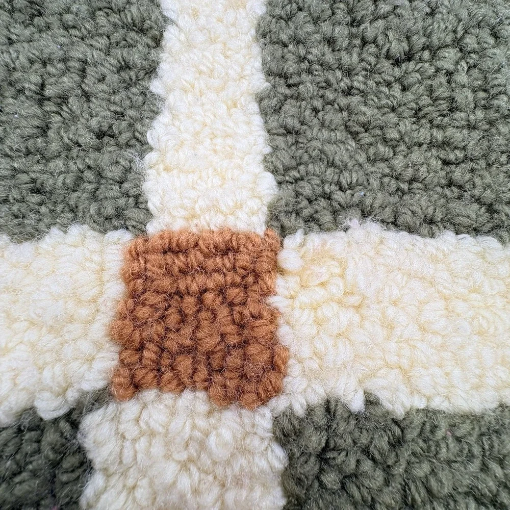 Handmade Latch Hook Chair Cover Round 16